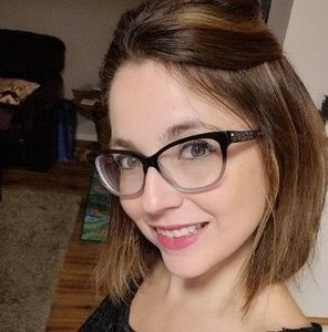 Meet your Posher, Lacey